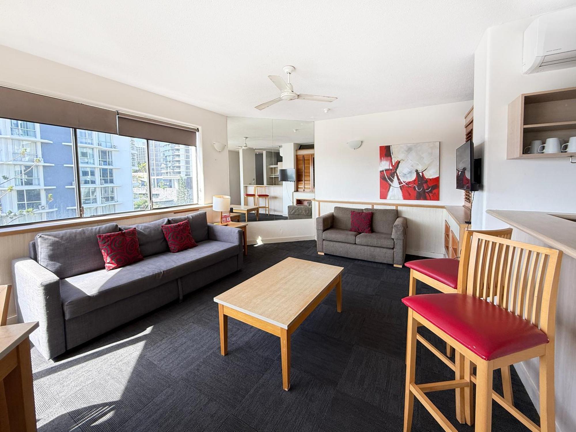 Tiki Hotel Apartments Surfers Paradise Gold Coast Eksteriør bilde