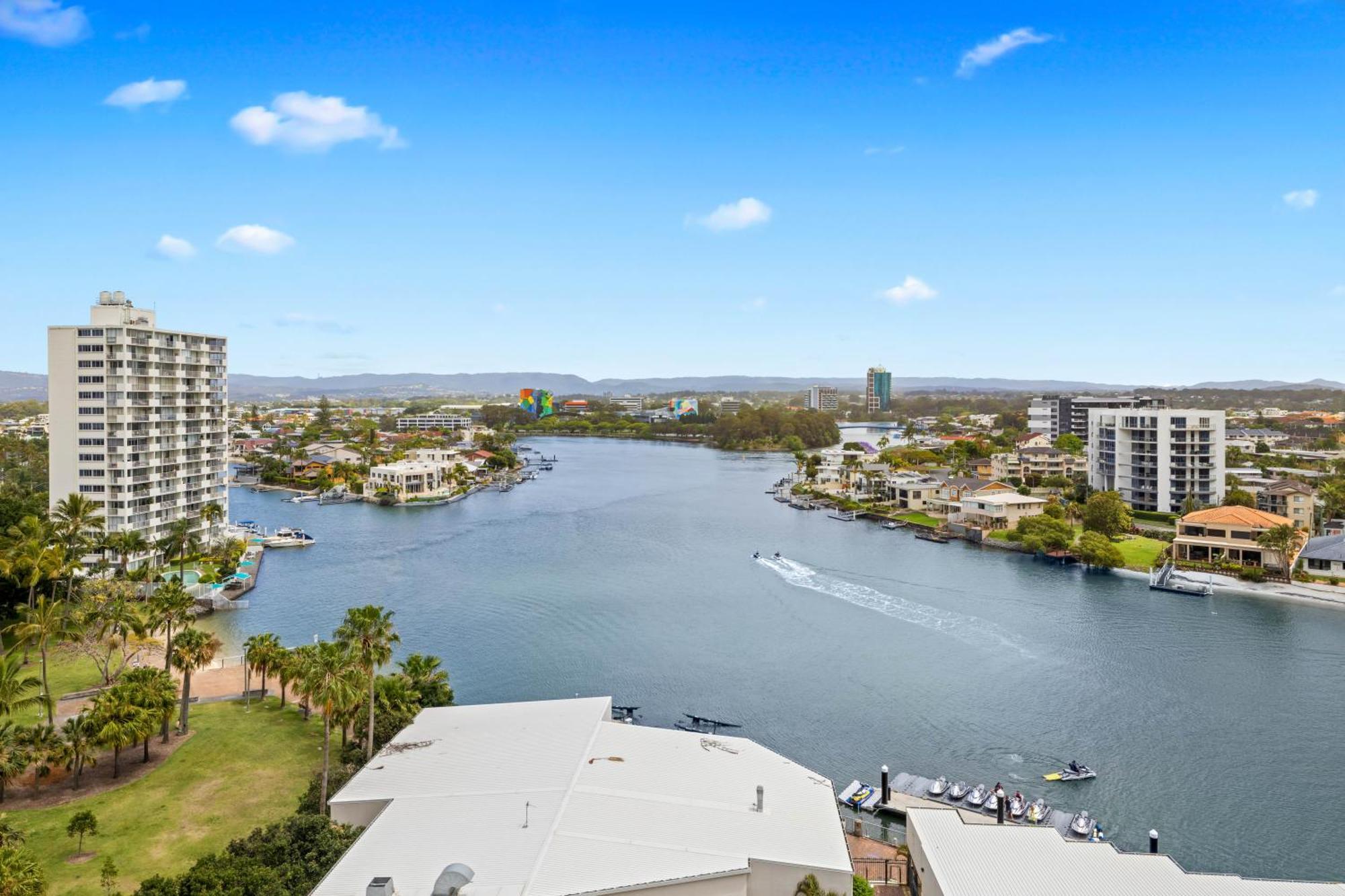 Tiki Hotel Apartments Surfers Paradise Gold Coast Eksteriør bilde