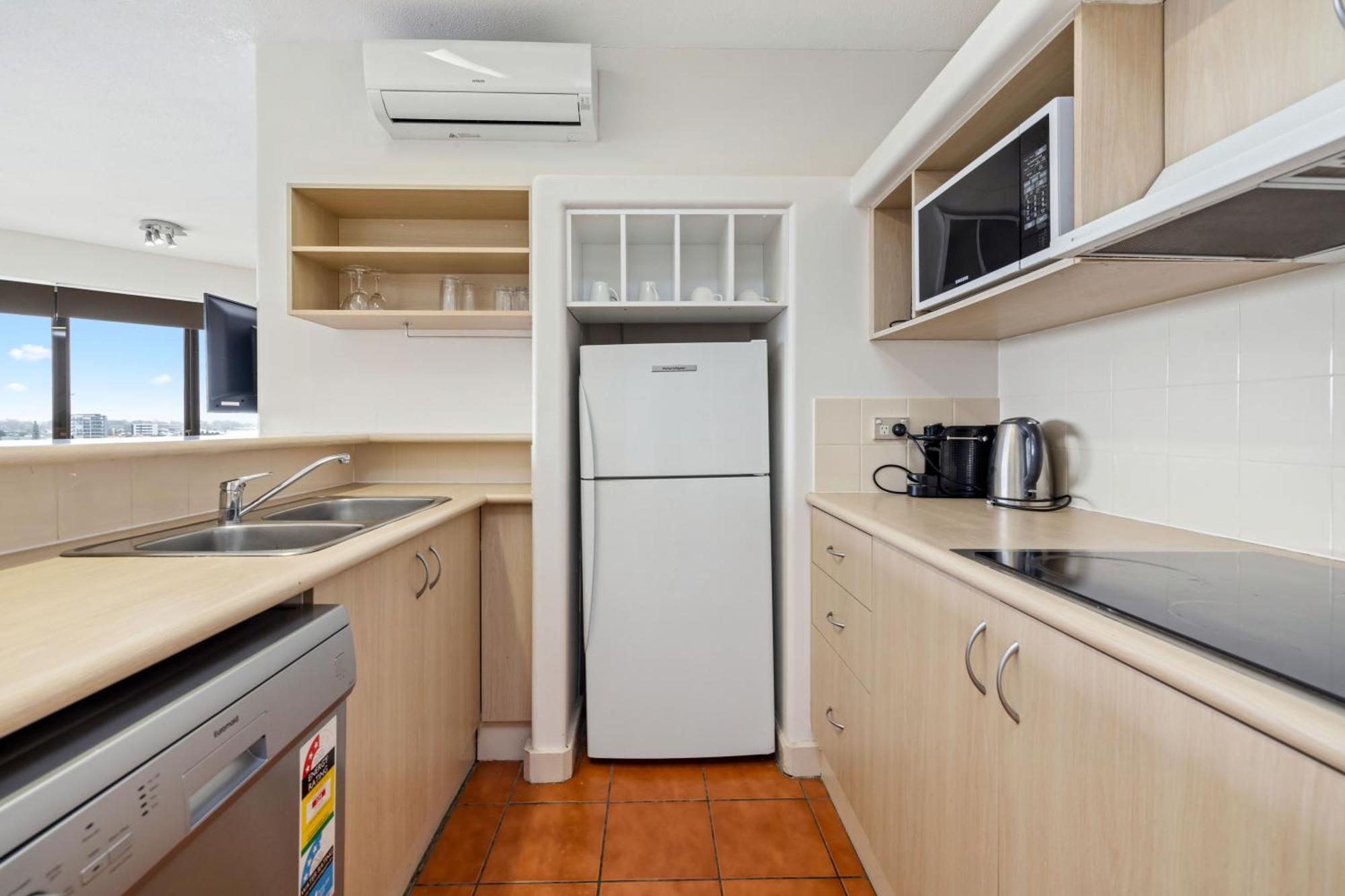 Tiki Hotel Apartments Surfers Paradise Gold Coast Eksteriør bilde