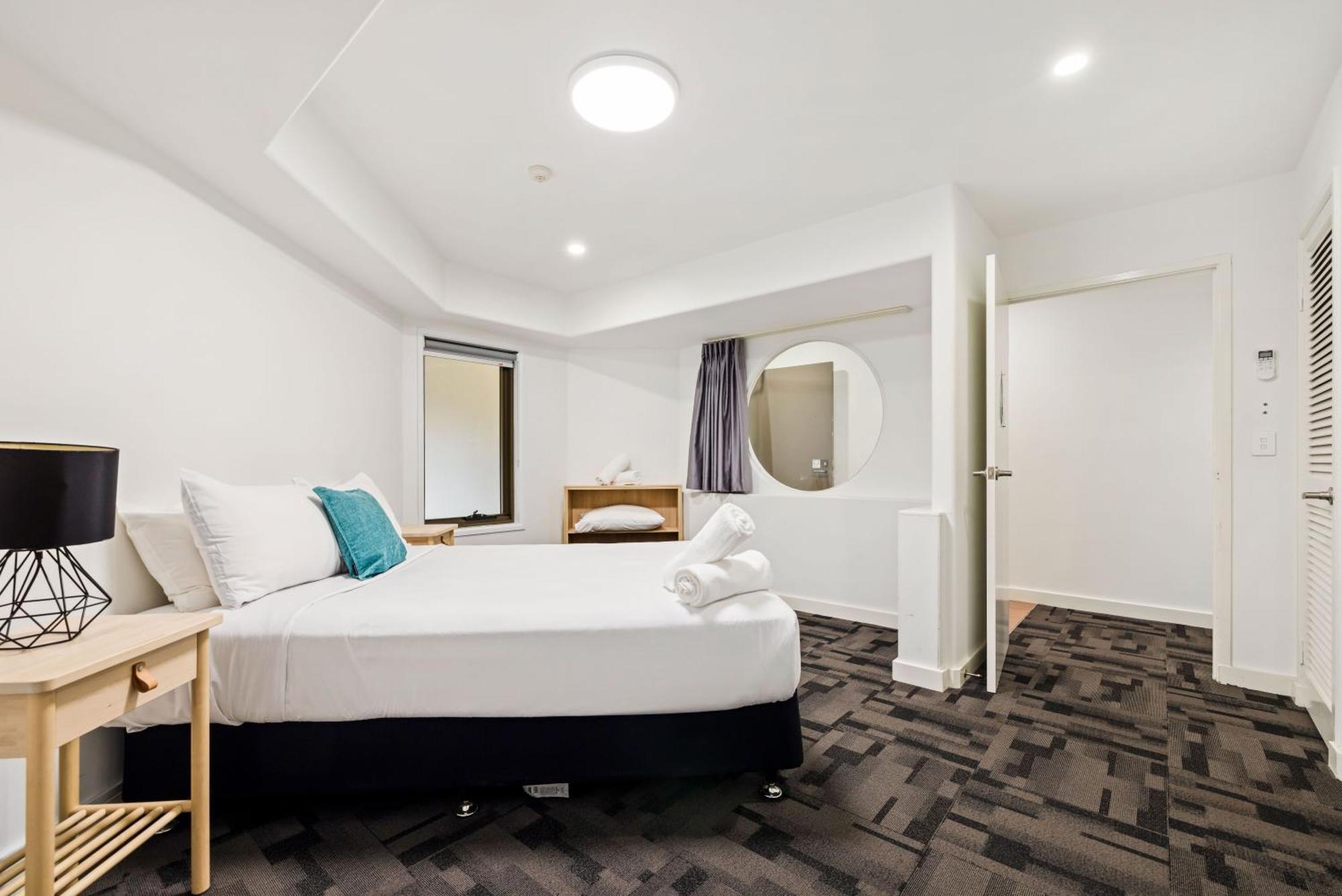 Tiki Hotel Apartments Surfers Paradise Gold Coast Rom bilde