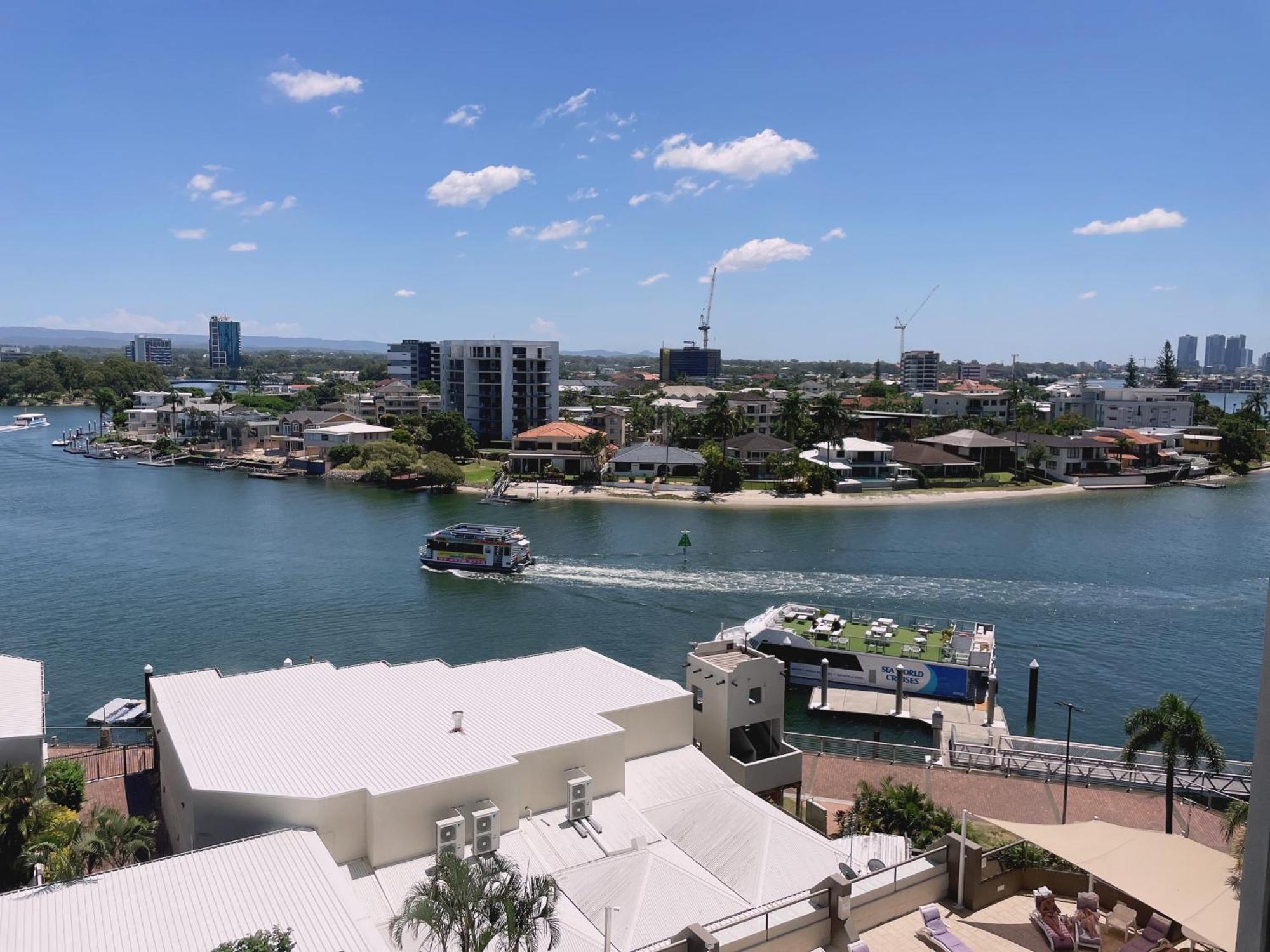 Tiki Hotel Apartments Surfers Paradise Gold Coast Eksteriør bilde